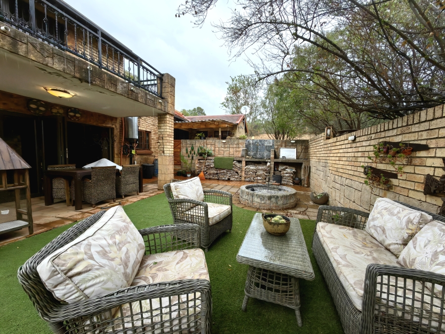 4 Bedroom Property for Sale in Buffelspoort Eco Estate North West
